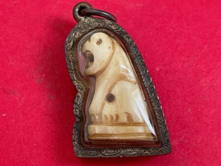 Protect amulet B.E.2554 tiger fang amulet with silver casing by LP Jun (GOD399)