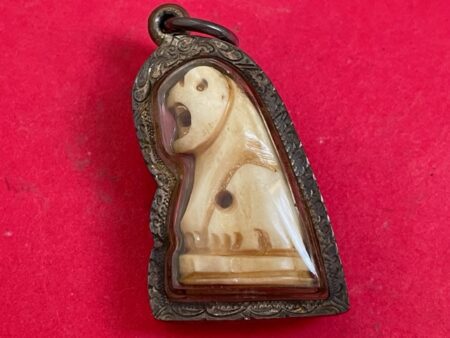 Protect amulet B.E.2554 tiger fang amulet with silver casing by LP Jun (GOD399)