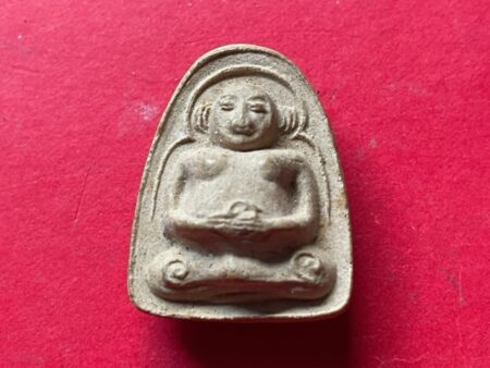 Wealth amulet B.E.2520 Phra Sangkhajai Maha Lap holy powder amulet by LP Chuang (MON900)