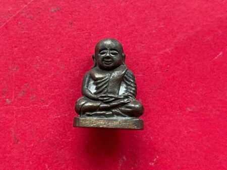 Protect amulet B.E.2536 LP Ngoen Nawaloha amulet with beautiful condition by LP Kasem (MON942)