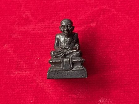 Protect amulet B.E.2551 LP Thuad copper amulet with beautiful condition by LP Phairot – Sao Ha batch (MON954)
