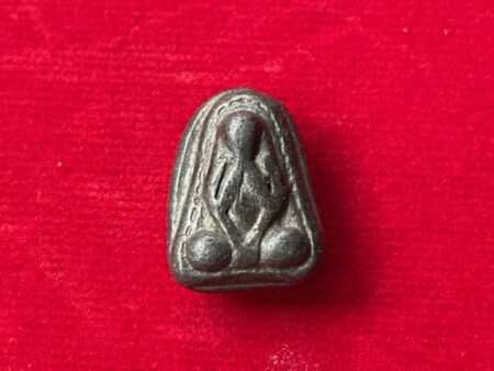 Rare Thai amulet B.E.2467 Phra Pidta Maha Ut lead amulet with beautiful condition by LP Ding (PID278)