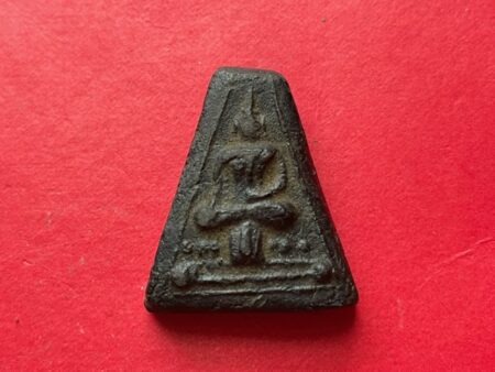 Rare amulet B.E.2484 Phra Nang Phaya Indochin holy soil amulet with Yant by LP Thoob (SOM829)