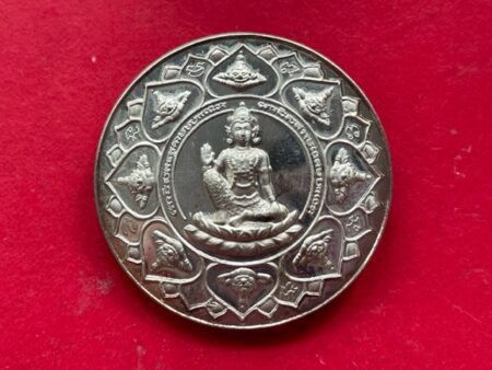 Wealth amulet B.E.2550 Jatukahm with Phra Pidta Phangphrakran silver coin with beautiful condition (GOD444)