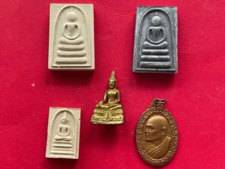 Wealth amulet B.E.2540 set of Phra Somdej, LP Yai Prathan Pon and LP Pae coin (SOM849)