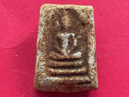 Wealth amulet B.E.2513 Phra Somdej Wat Wiwekaram holy powder amulet in beautiful condition by LP Jao Khun Nor (SOM862)