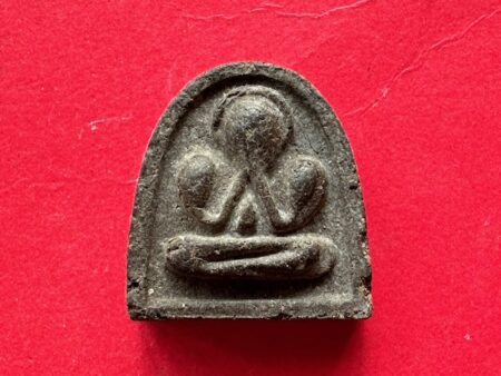 Wealth amulet B.E.2507 Phra Pidta Nak Kram holy powder amulet in medium imprint with beautiful condition by LP Chao Khun Sir (PID287)