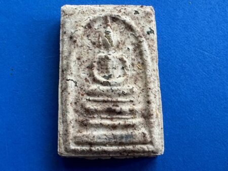 Wealth amulet B.E.2547 Phra Somdej holy powder amulet in Than Sam imprint by Wat Mai Amatarot (SOM870)