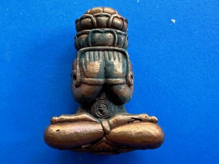 Wealth amulet B.E.2550 Phra Pidta Srimaharat Phang Phrakran copper amulet in big imprint by LP Chot (PID289)