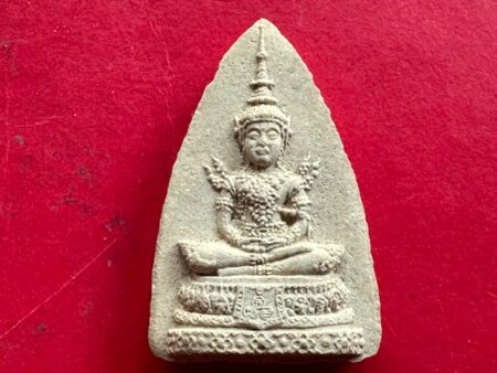 Wealth amulet B.E.2513 Phra Kaewmorakot holy powder amulet with beautiful condition by LP Jao Khun Nor – only 2,513 pieces (SOM879)