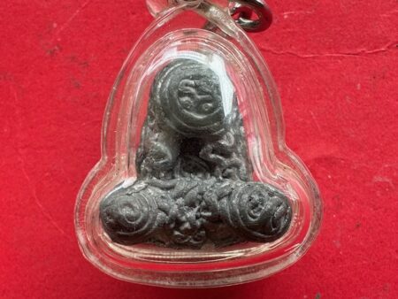 Protect amulet B.E.2549 Phra Pidta Na Thorahod old lead amulet with beautiful condition by LP Kalong (PID292)