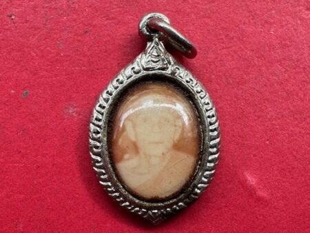 Protect amulet B.E.2529 LP Nueng locket with holy Yant in small imprint (MON1045)