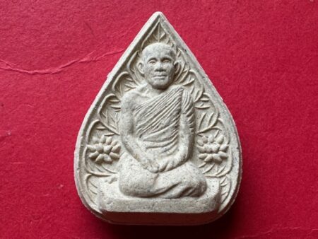 Wealth amulet B.E.2552 LP Jao Khun Nor holy powder amulet in big imprint – 111 years of LP Jao Khun Nor batch (MON1079)