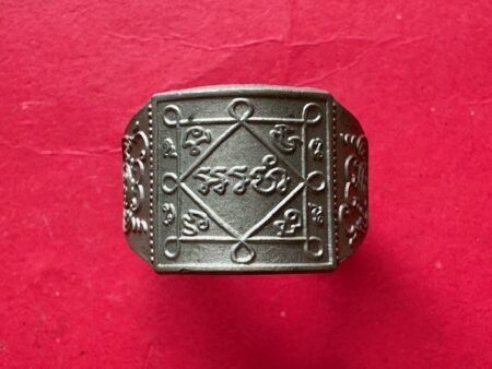 Protect amulet B.E.2537 magical ring alpaca amulet with beautiful condition by LP Sai – Sao Ha batch (TAK219)