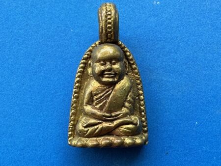 Protect amulet B.E.2555 LP Thuad brass amulet in hoe shape with beautiful condition by LP Dang (MON1093)