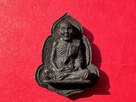 Rare amulet B.E.2527 LP Nhu with Hanuman Yant Nawaloha amulet with beautiful condition (MON1100)