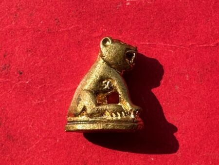 Protect amulet B.E.2549 tiger brass amulet in small imprint by LP Somchai (GOD476)