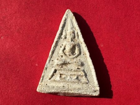 Rare amulet B.E.2465 Phra Somdej Nang Phaya holy powder amulet by LP Phueng (SOM921)