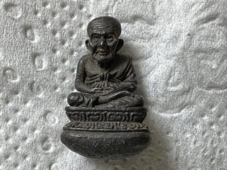Rare amulet B.E.2540 LP Thuad Nawaloha amulet in small imprint with beautiful condition by Wat Prasart (MON1102)