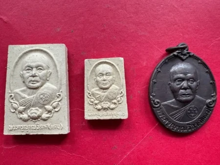 Wealth amulet B.E.2548 set of LP Dang with goddess of rice copper coin and holy powder amulets (MON1095)