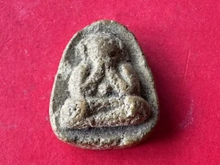 Wealth amulet B.E.2508 Phra Pidta Lang Yant Bab holy powder amulet by LP Hiang (PID340)