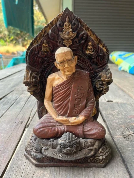 Rare amulet B.E.2521 LP Waen powder statue with beautiful condition (MON1055)