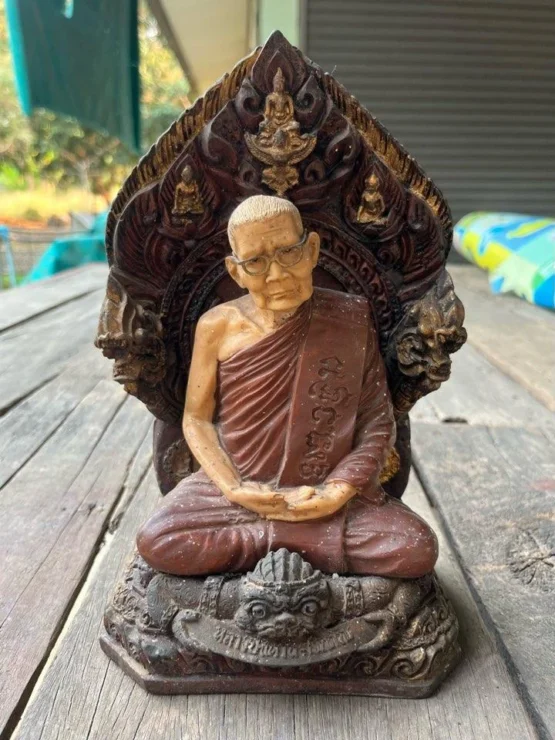Lp waen statue1 1