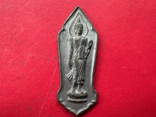 Wealth amulet B.E.2500 Phra Srisakaya Thodsaphonyan lead amulet in popular imprint and beautiful condition (SOM1064)